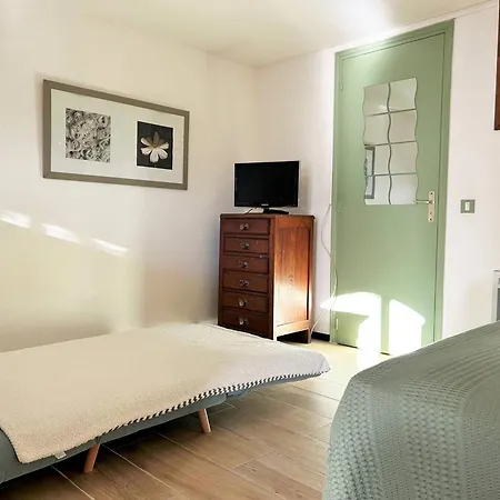 Apartment Renove Avec Terrasse Et Jardin, Proche Commerces, Parking Prive - - Fr-1-251-583
